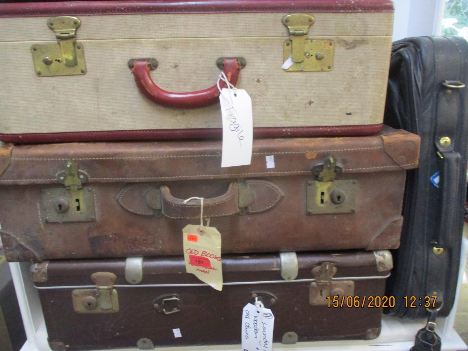 Eight vintage suitcases to include leather examples - Image 2 of 5