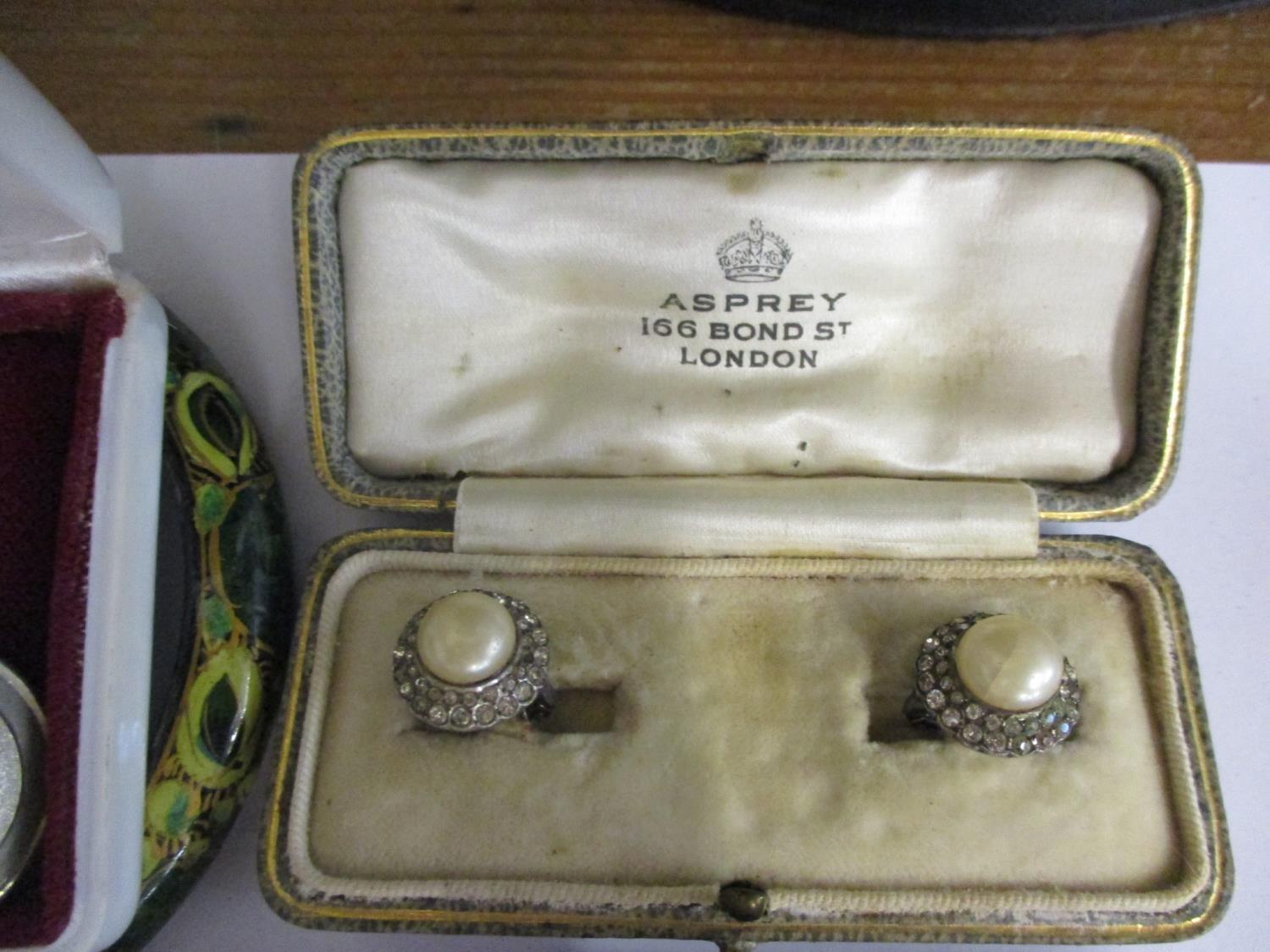 A pair of Victorian shoe buckles, mixed costume jewellery to include Tain silver, Mexican silver, - Image 3 of 6