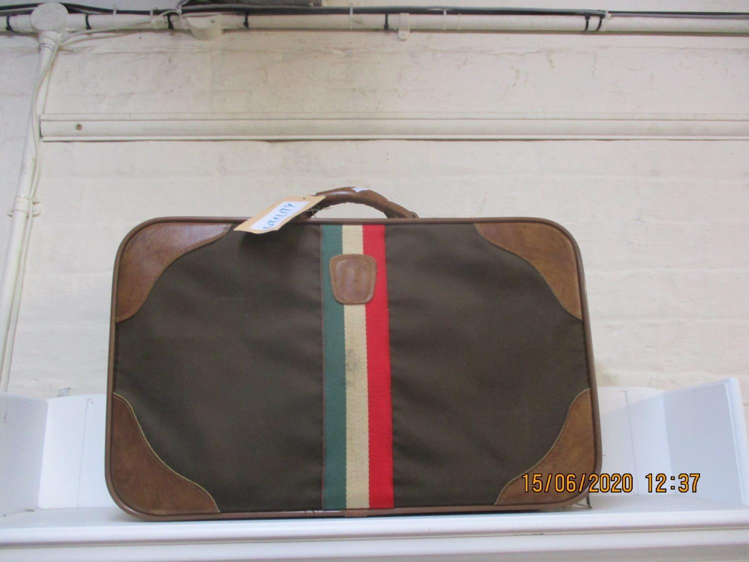 Eight vintage suitcases to include leather examples - Image 4 of 5