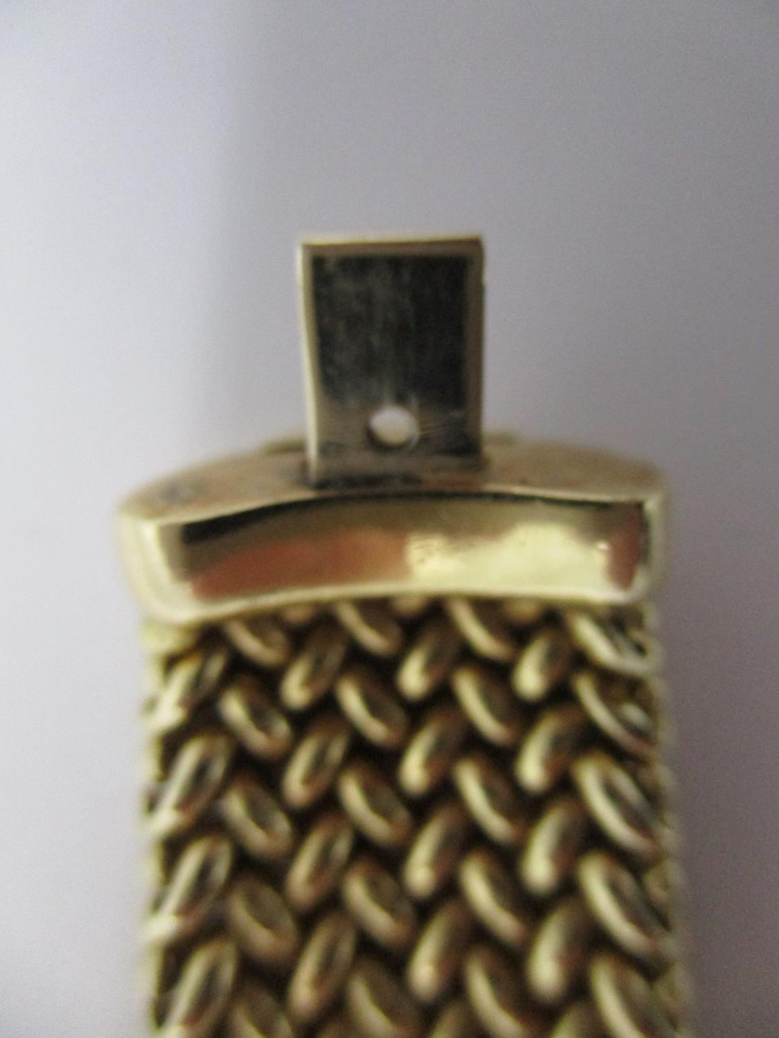 An yellow gold coloured metal ladies bracelet with mesh link, stamped 750 7 1/2" long, total - Image 7 of 8