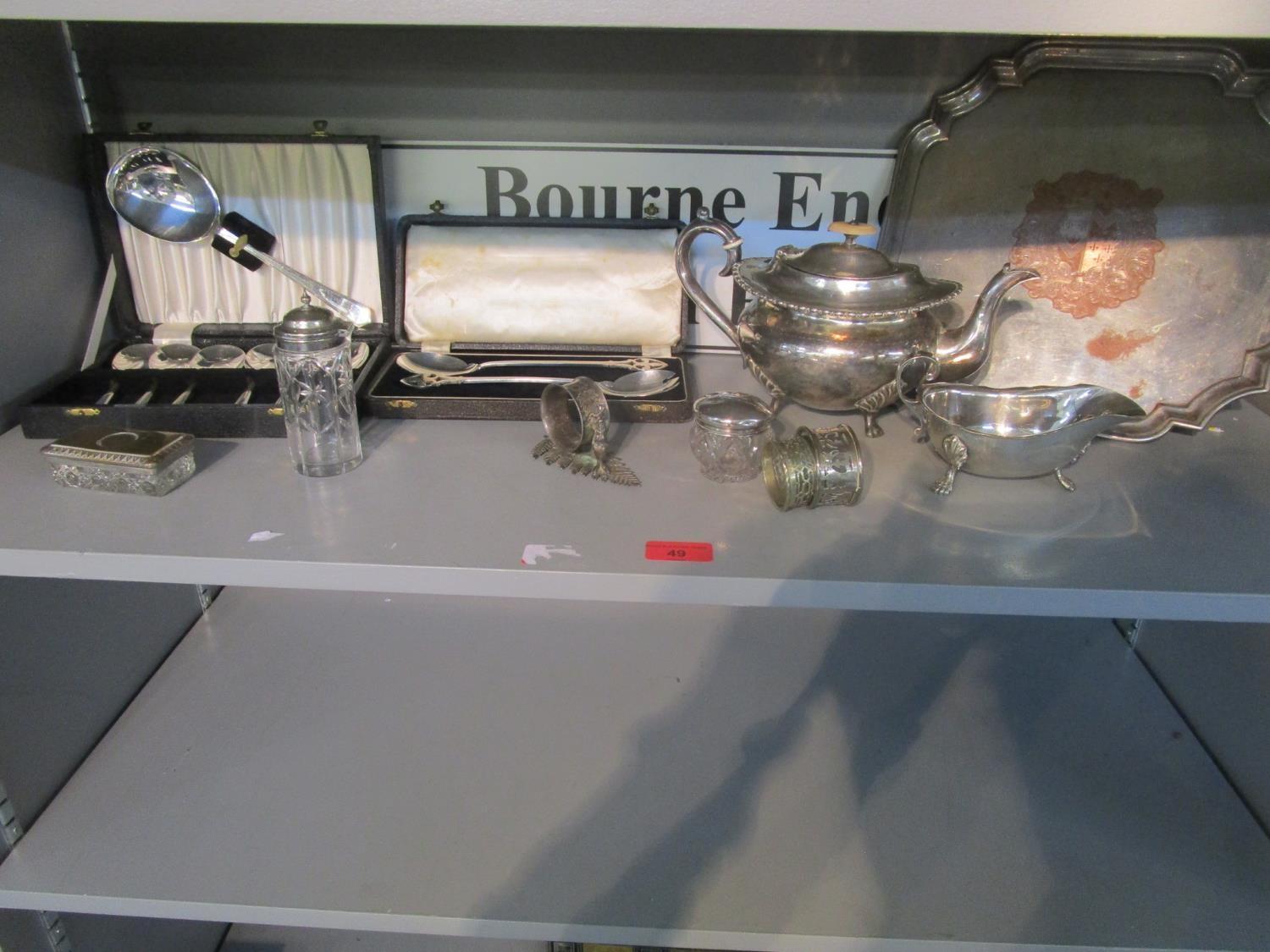 A quantity of silver plated items to include cased servers and a glass and silver topped dressing - Image 4 of 4