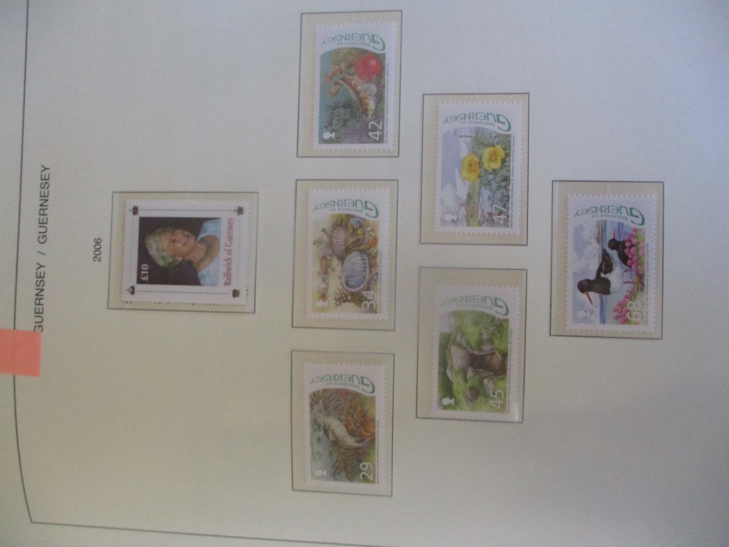 Stamps of Guernsey in Schaubek Hingeless Album 1991 - 2009, mint stamps, booklets and miniature - Image 6 of 9