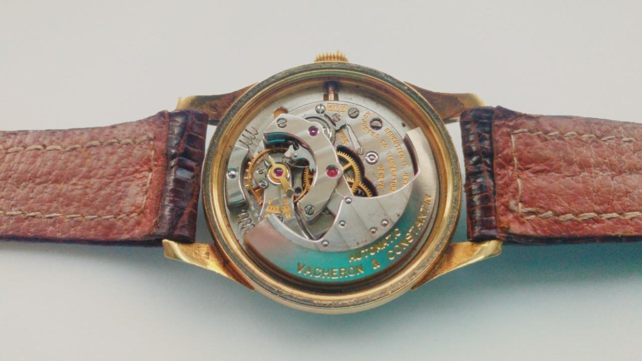 A 1950's 18ct gold gents Vacheron and Constantin bumper automatic wristwatch. The signed dial with - Image 6 of 10