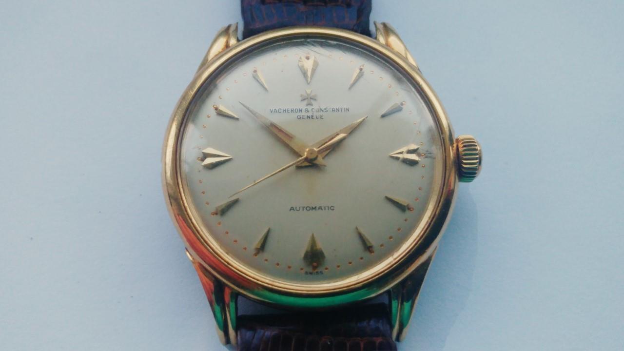 A 1950's 18ct gold gents Vacheron and Constantin bumper automatic wristwatch. The signed dial with