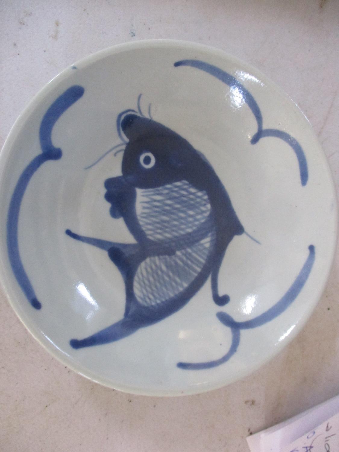 A Tek Sing Dish Lotus pattern and a Chinese vase A/F, together with an onion pattern style tray - Image 5 of 8