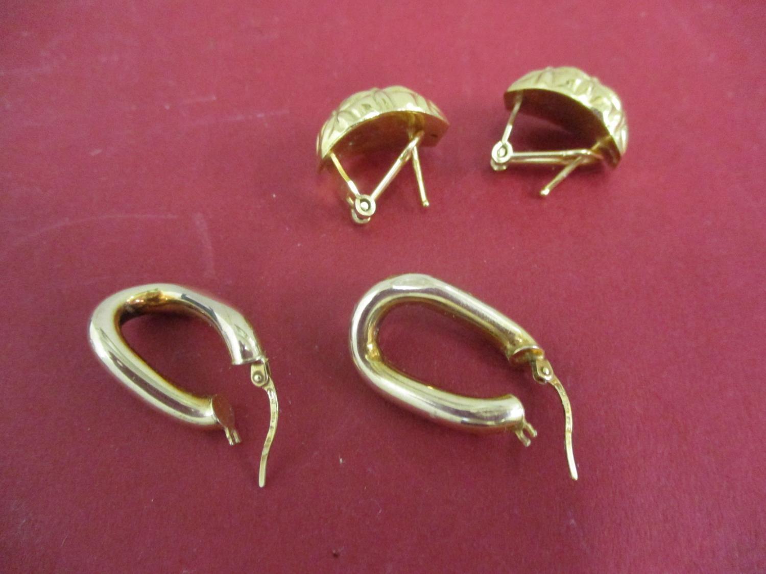 Two pairs of 9ct gold earrings - Image 2 of 2