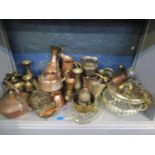 A mixed lot of assorted copper and brassware to include a kettle