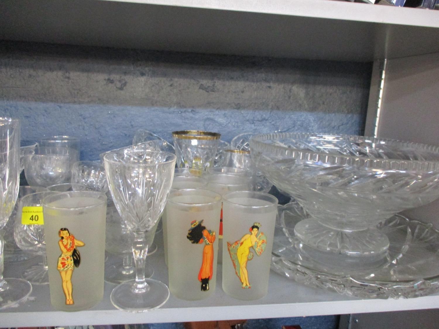 Mixed domestic glass to include brandy balloons and cocktail glasses, together with frosted highball - Image 3 of 4