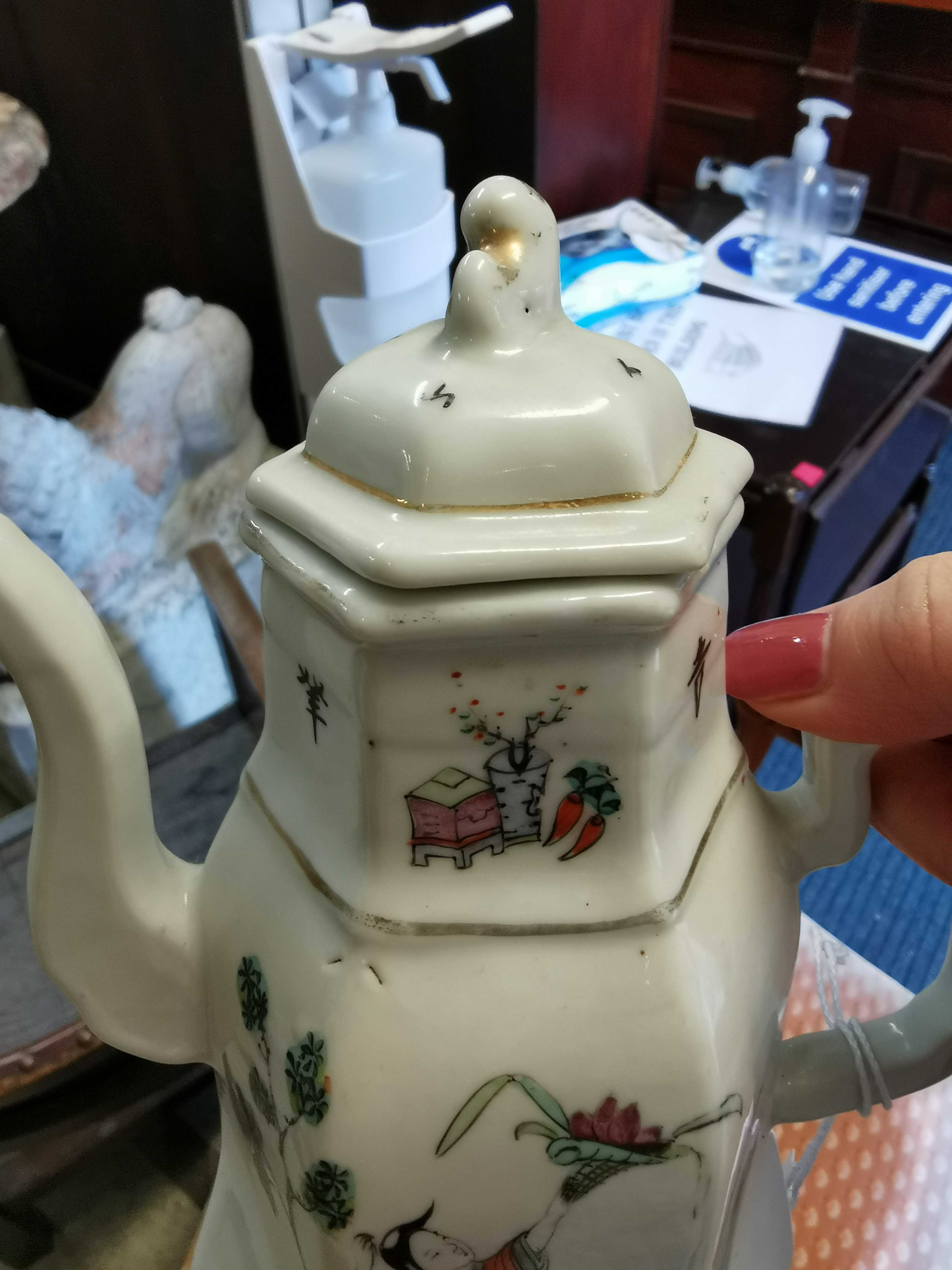 Late 19th century Chinese porcelain, the teapot of hexagonal form decorated with two figures in a - Image 26 of 27