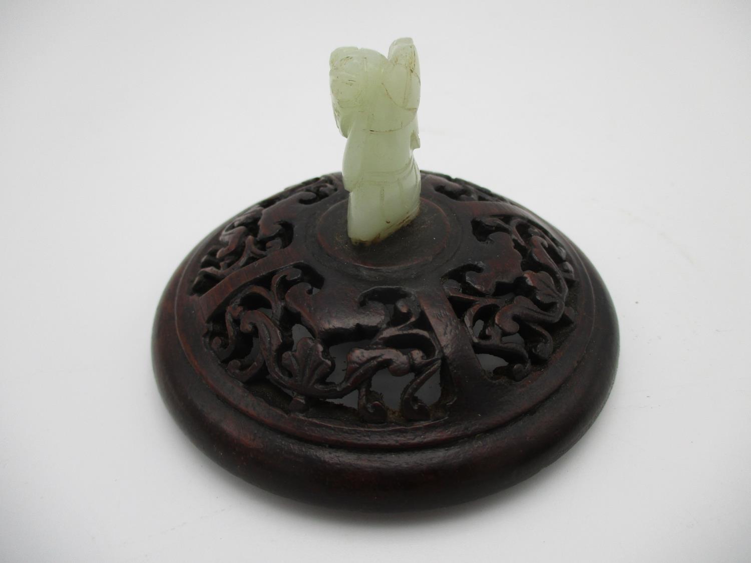 A 20th century Chinese bronze censer having a carved and pierced wooden lid with a carved jade - Image 5 of 7