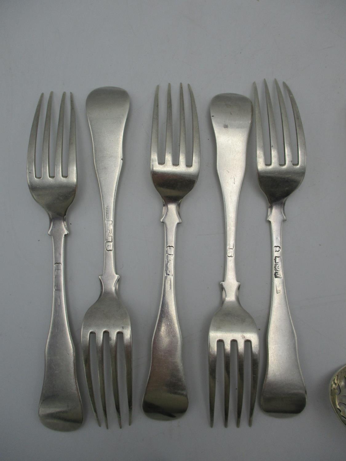 A set of five George III silver dessert forks, Edinburgh 1815, in the Kings pattern, together with a - Image 3 of 5