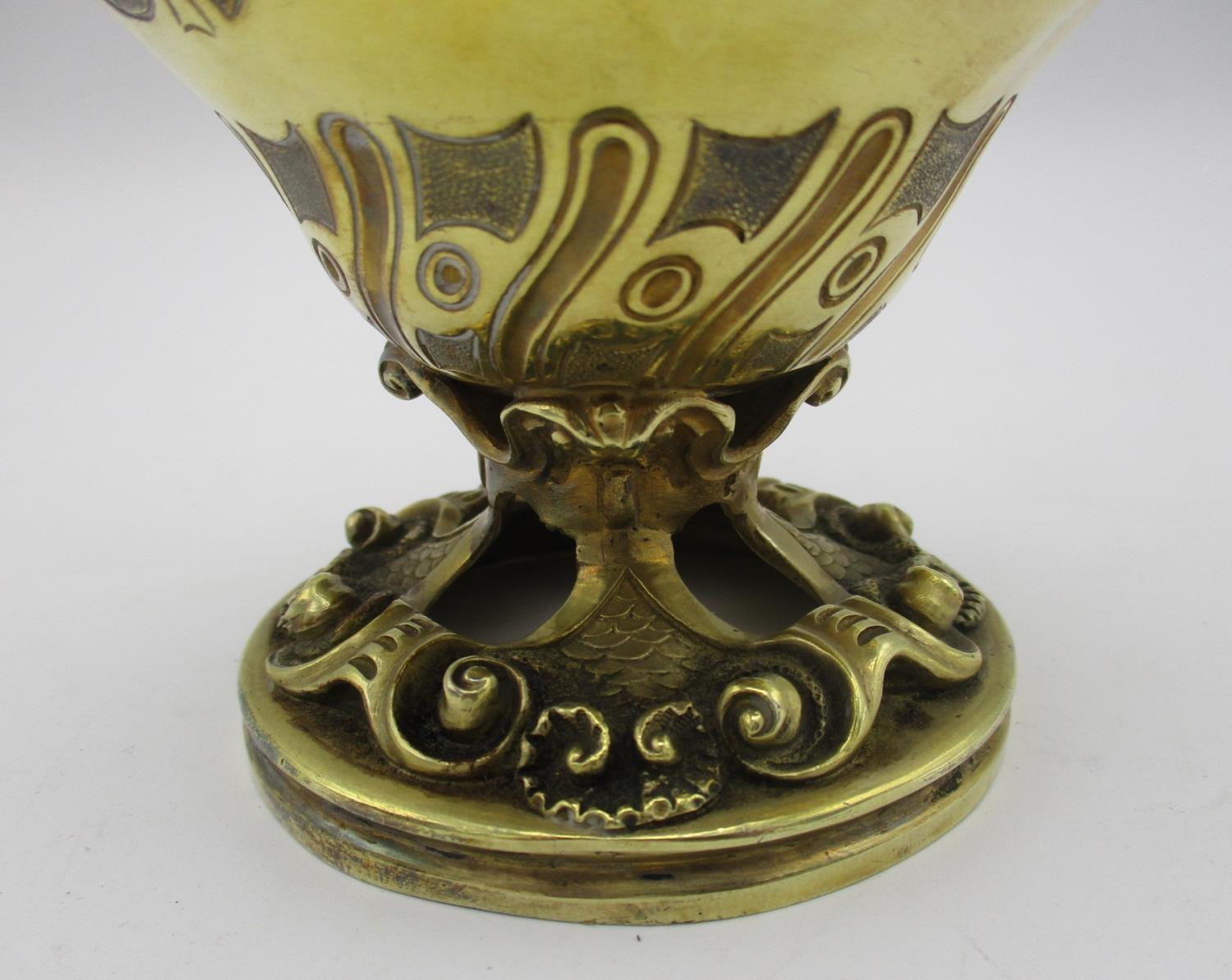 A fine Edward VII silver gilt sugar sifter by Edward Barnard & Sons, London 1905, with pierced - Image 6 of 9