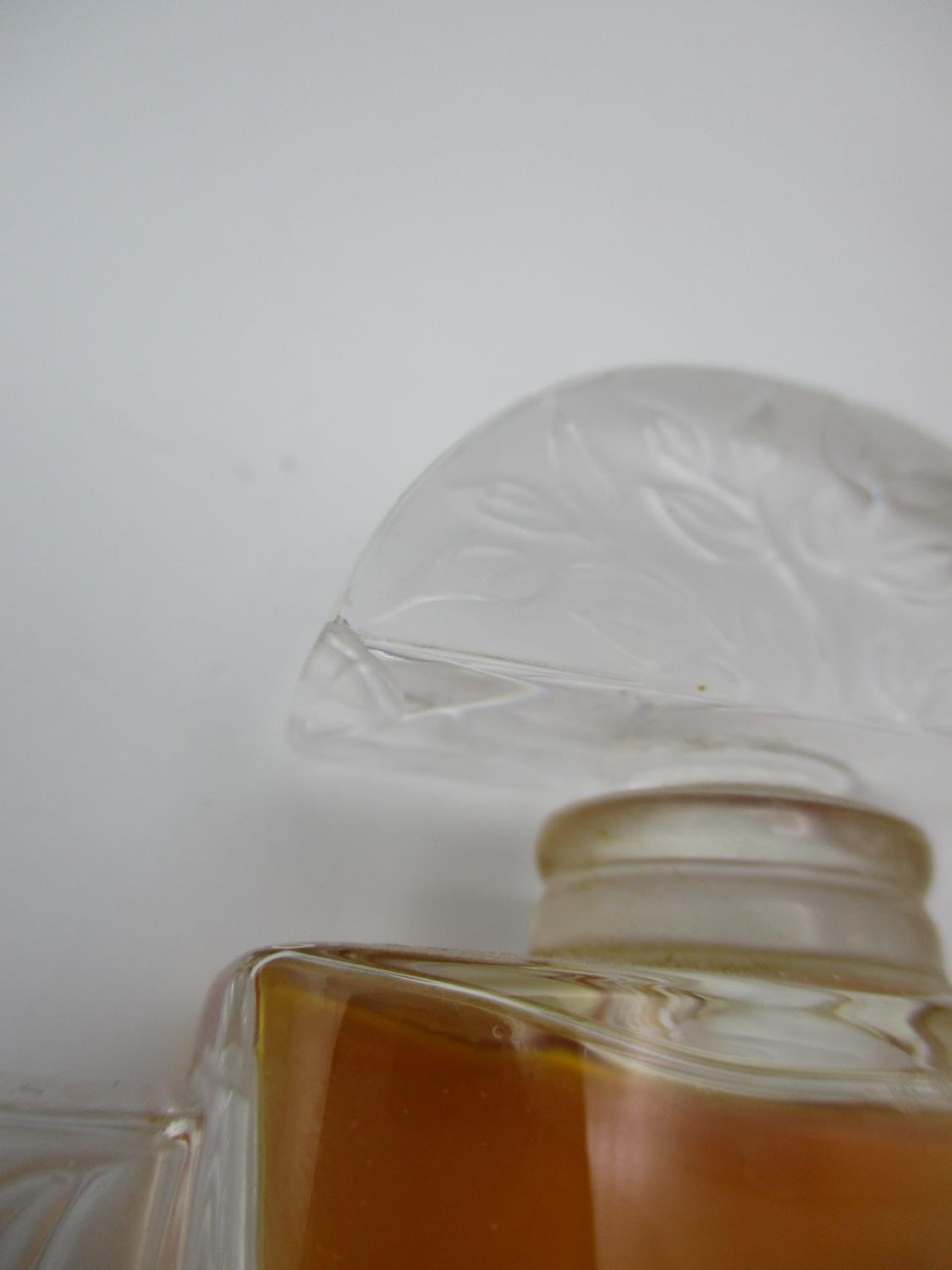 A Lalique Limited Edition perfume, etched to underside Lalique R France, 40 ml, opened bottle, in - Image 5 of 6