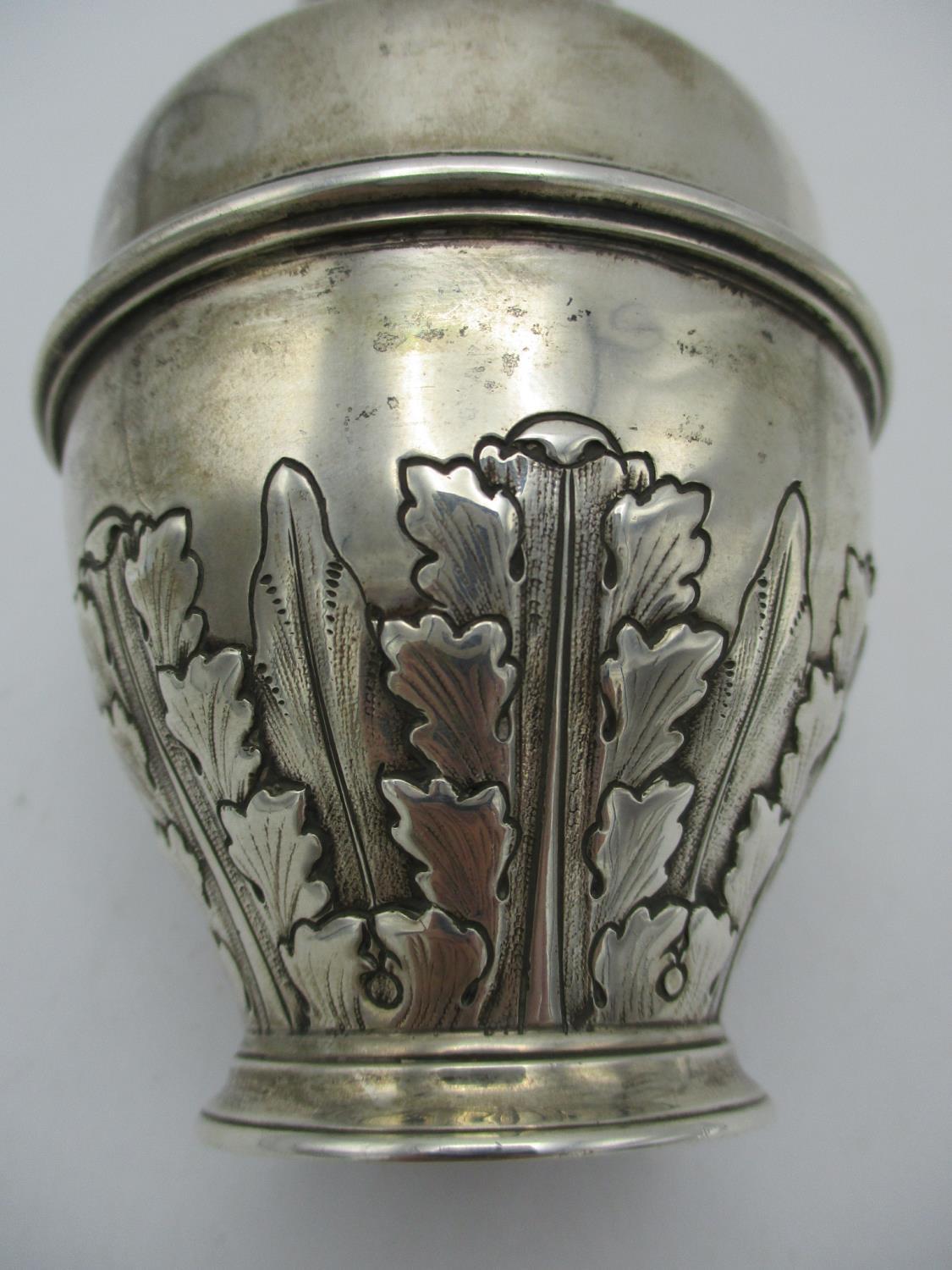 A George V silver tea caddy by Elkington, Birmingham 1910, designed in a lidded urn shape with - Image 2 of 5