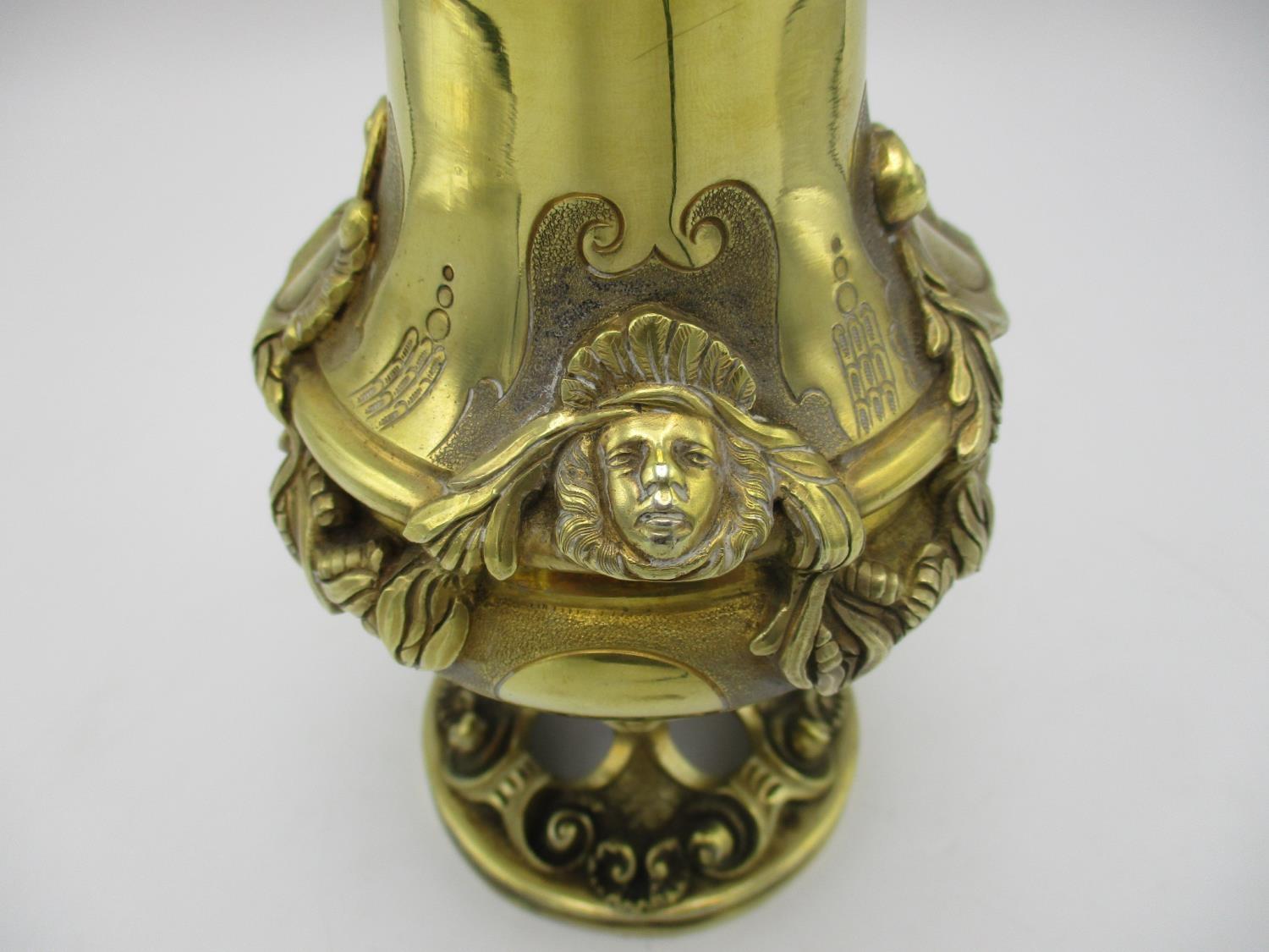 A fine Edward VII silver gilt sugar sifter by Edward Barnard & Sons, London 1905, with pierced - Image 2 of 9