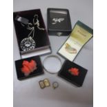 A mixed lot of jewellery to include a silver bracelet, yellow metal locket together with other