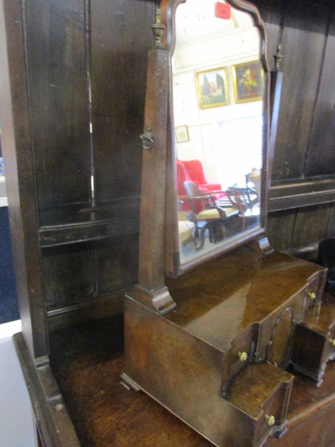 An early 20th century walnut dressing table mirror above four drawers flanking a central cupboard - Bild 4 aus 4