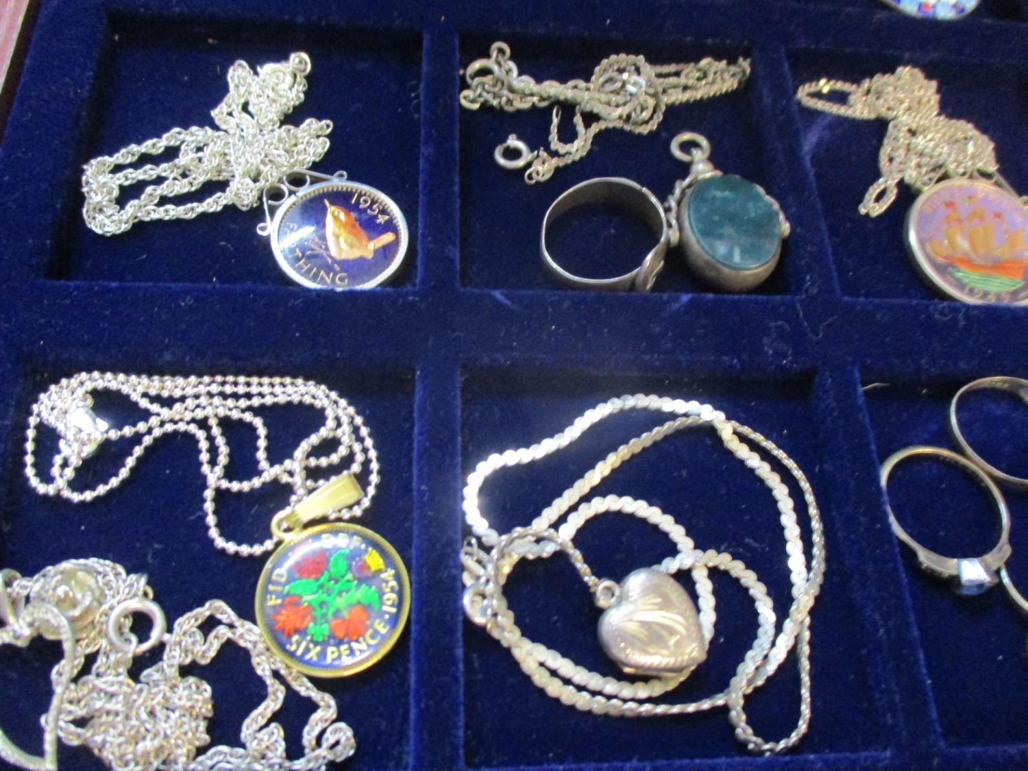 Mille Fleurie pendants, coins pendants, mixed silver items stamped 925 and white metal items - Bild 5 aus 6