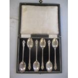A cased set of early 20th century silver teaspoons