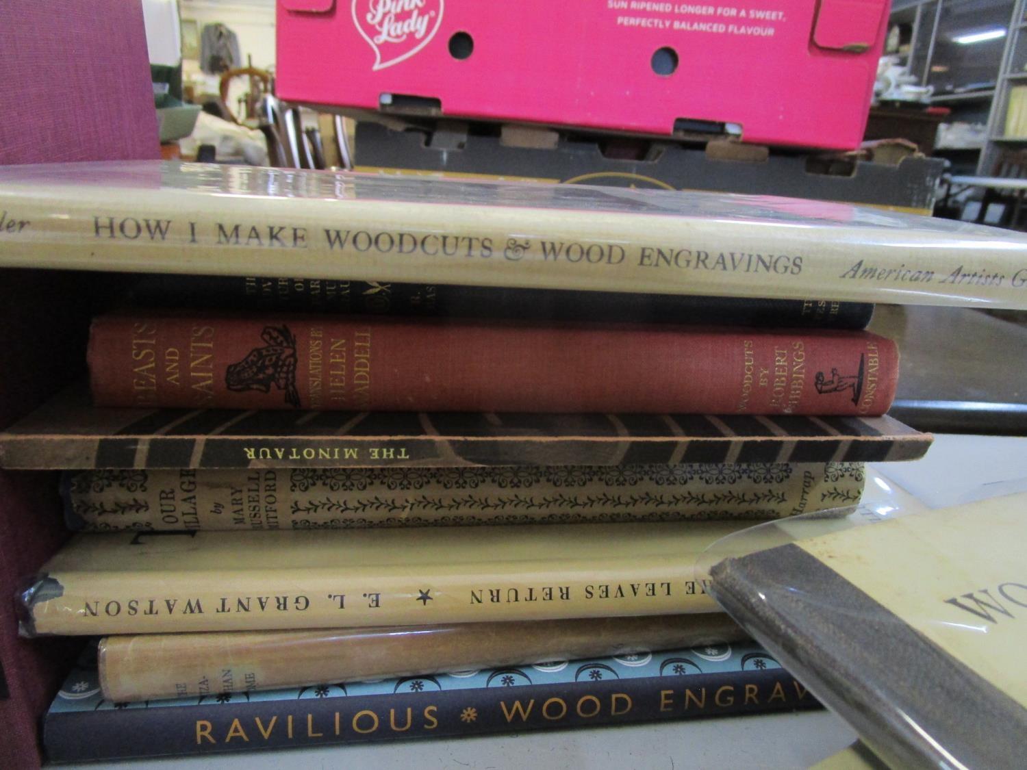 A quantity of books illustrated by or referencing work of various book illustrators and engravers by - Image 4 of 5