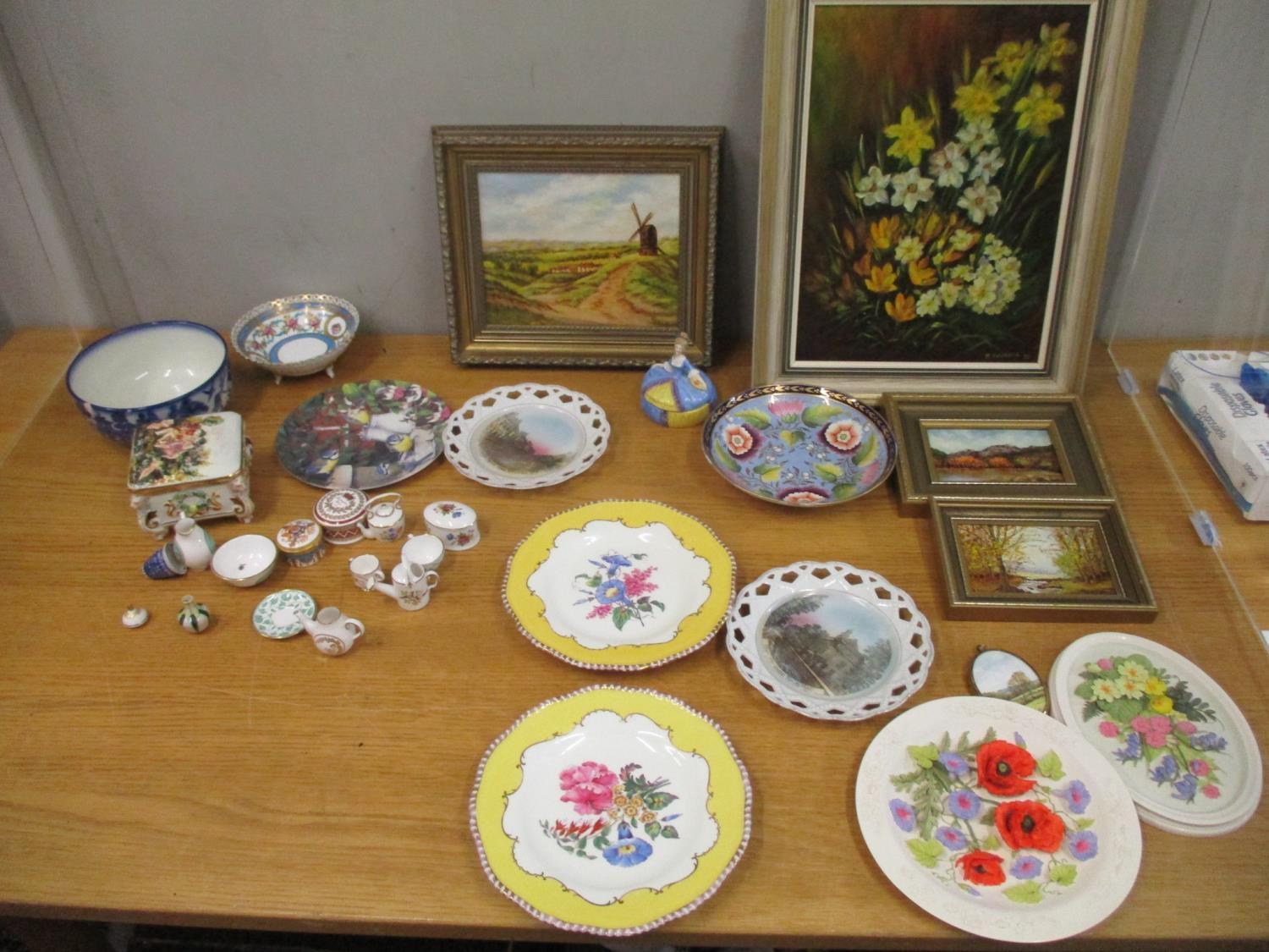 A mixed lot to include 19th century and later ceramics, modern miniature china, Spode cup and