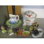 A mixed lot to include Worcester Evesham, a Beatrix Potter Beswick ornament, two Beswick birds,