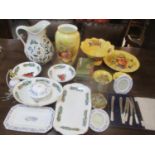 A mixed lot to include five pieces of Aynsley Orchard Gold pattern china, Portmeirion jug,