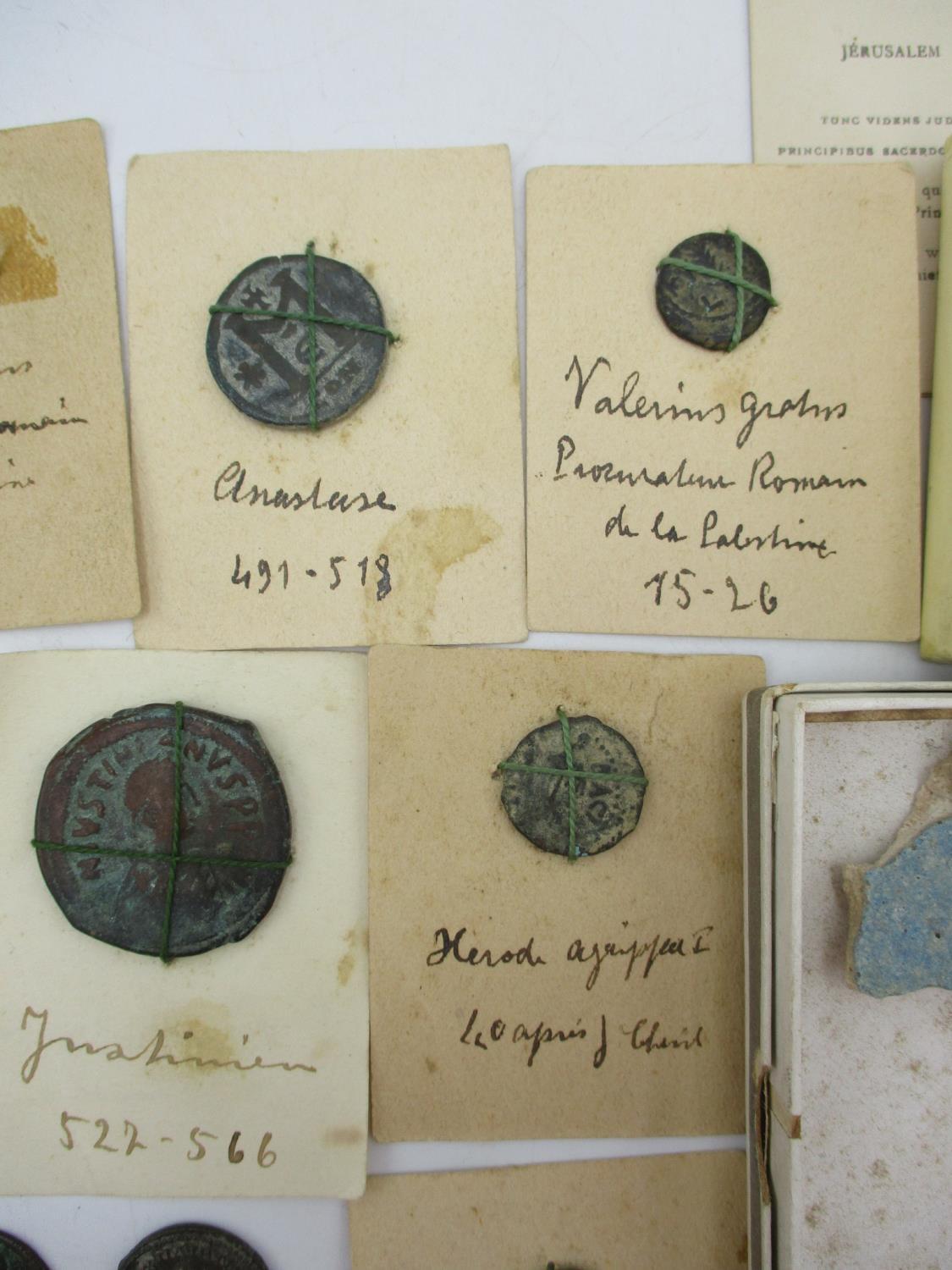 A collection of ancient Roman and Greek coins, of various dates and denominations, to include very - Image 6 of 15