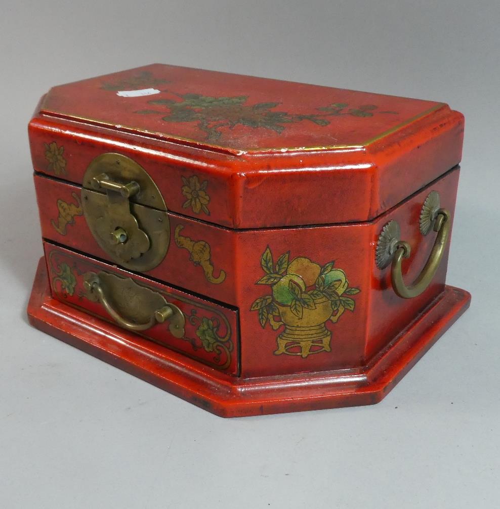 An Oriental Lacquered Reproduction Travelling Jewellery Box with Hinged Lid Having Inner Mirror,