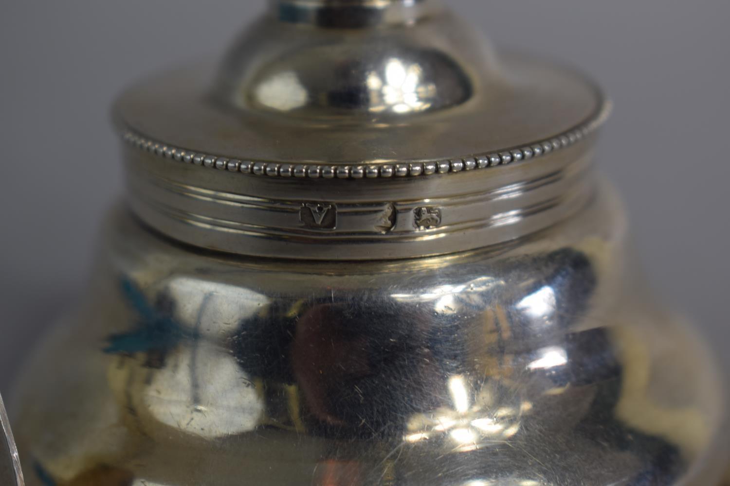 A Georgian Silver Wine Funnel with Heraldic Bulls Head Motif to Bowl, 8.5cm Diameter - Image 2 of 4