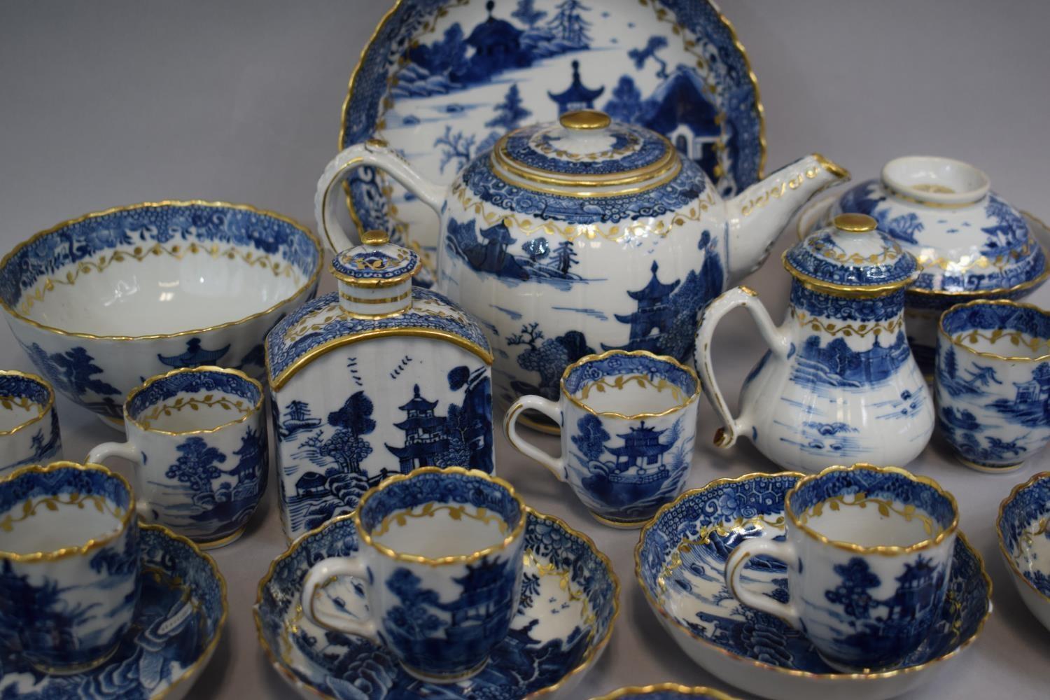 A Chinese Export Style Blue and White Pagoda Pattern Tea Set with Gilt Highlights Comprising Tea - Image 3 of 4