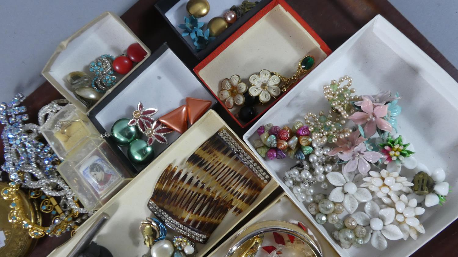 A Tray of Costume Jewellery, Earrings etc - Image 3 of 3