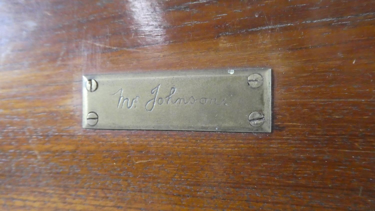 A Late Victorian Mahogany Carrying Case with Brass Plaque Inscribed Mr Johnston, 44cm Wide - Image 3 of 7
