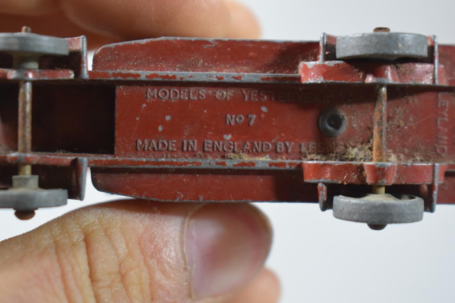 A Vintage Cadbury Tin, "Three British Queens" Containing Two Amber Cheroot Holders, Matchbox Leyland - Image 3 of 7