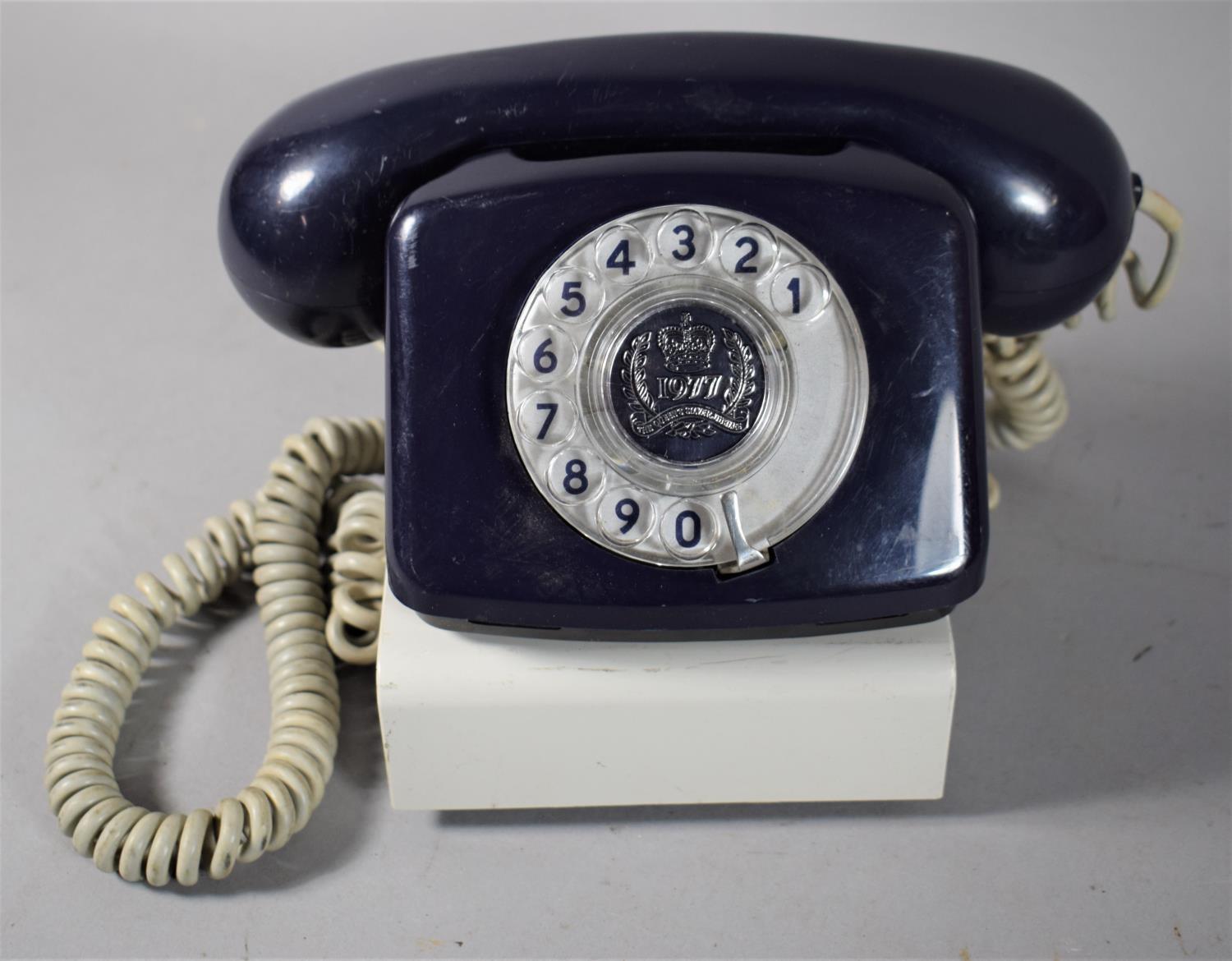 A Vintage 1977 Commemorative Telephone for the Queen's Silver Jubilee. - Image 2 of 3