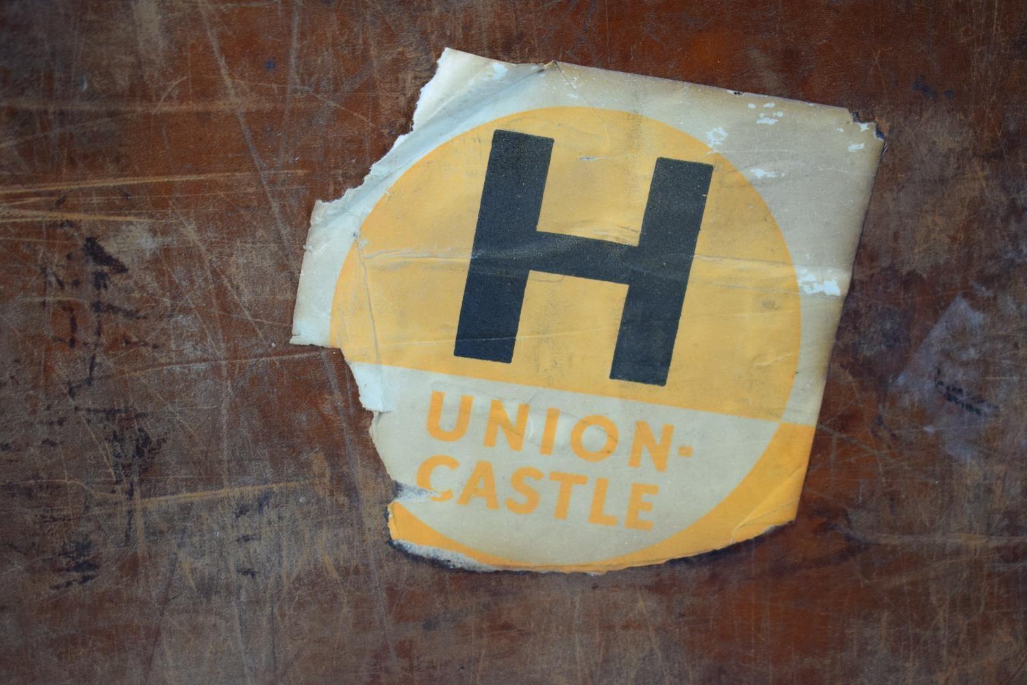 A Vintage Leather Case by John Pound & Co., London, with Cables for Union - Castle (1900 - 1977) - Image 6 of 9