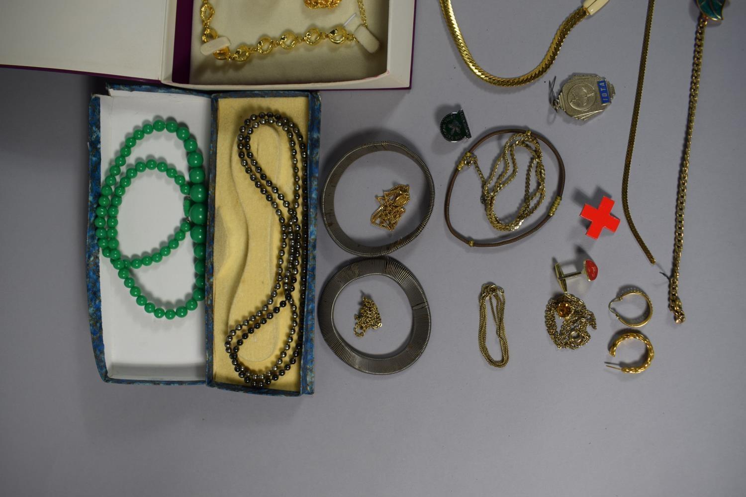 A Collection of Costume Jewellery Etc to Include Silver Clasped Necklace, Silver Plate Duck - Image 4 of 6