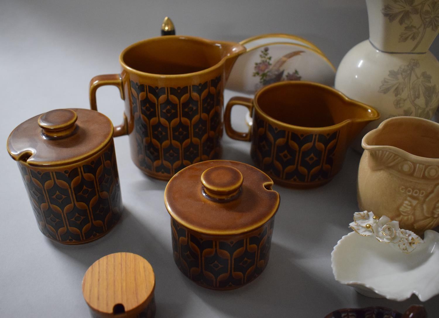 A Collection of Ceramics to Include Hornsea Heirloom, Wedgwood Interiors Vases, Aynsley - Image 3 of 5