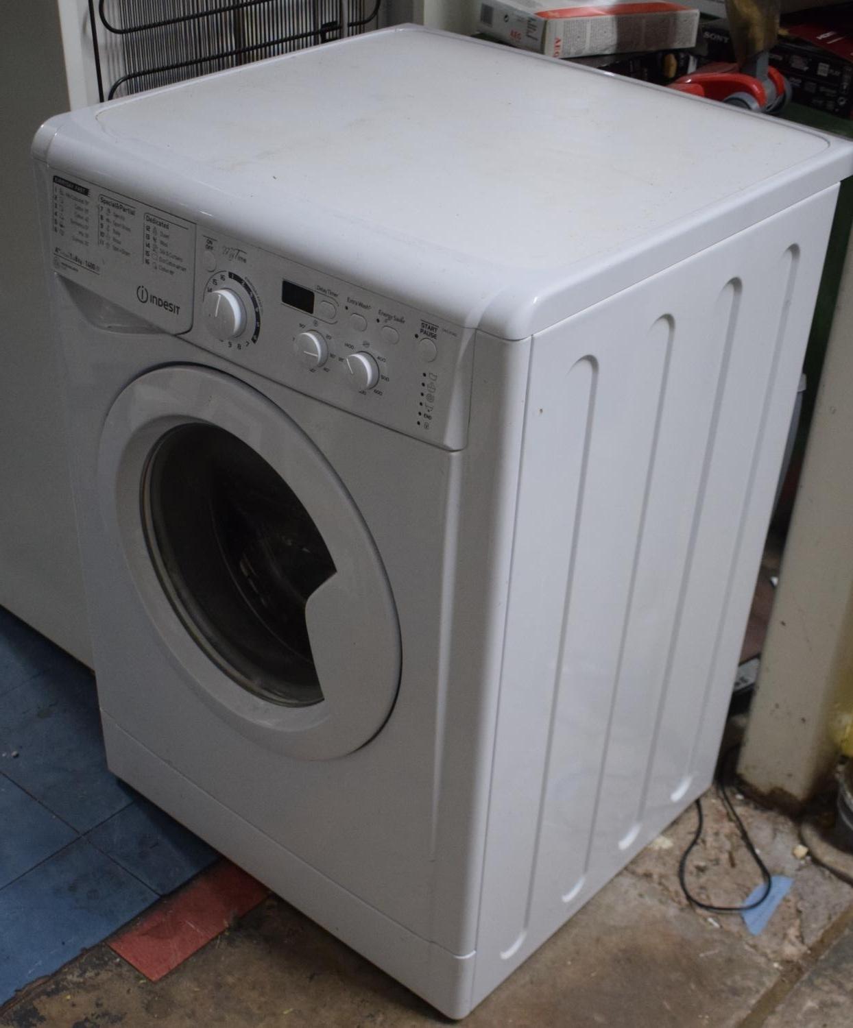 An Indesit 8kg Washing Machine