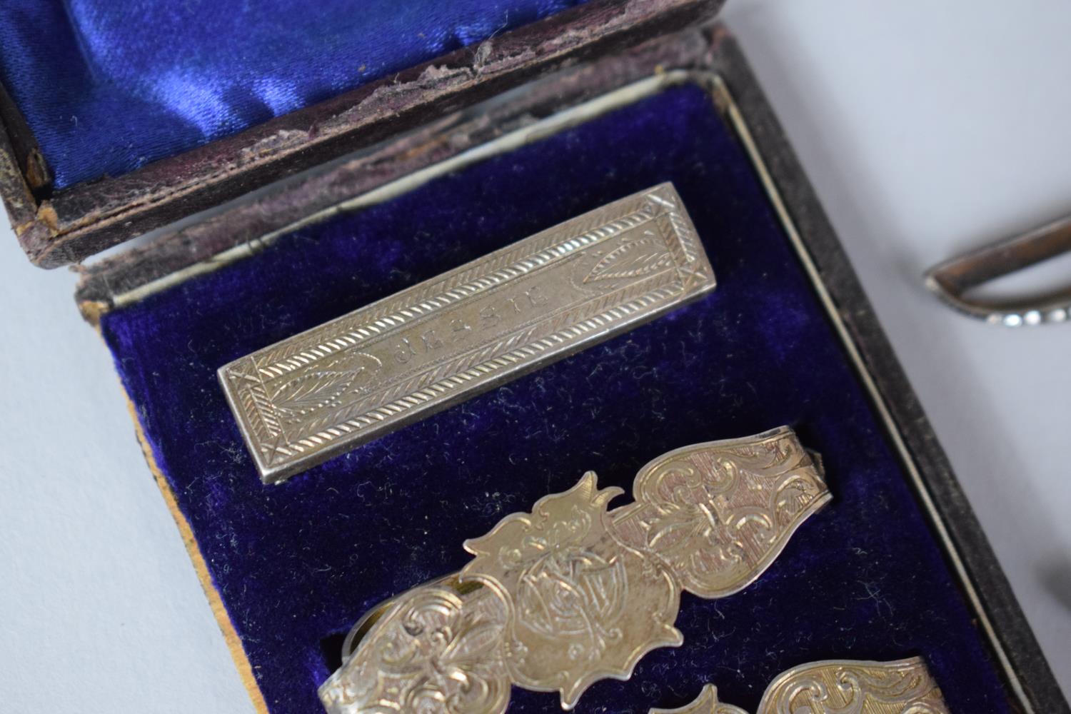 A Cased Set of White Metal Cravat Clips Together with Bar Brooch Engraved Jessie and Two Jewelled - Image 4 of 4