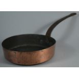 A 19th Century Copper Frying Pan with Iron Handle, 23cm Diameter