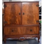 A Walnut TV and DVD Cabinet, 89.5cm Wide