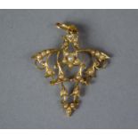 A Pretty 15ct Gold and Seed Pearl Edwardian Pendant, 3.9gms