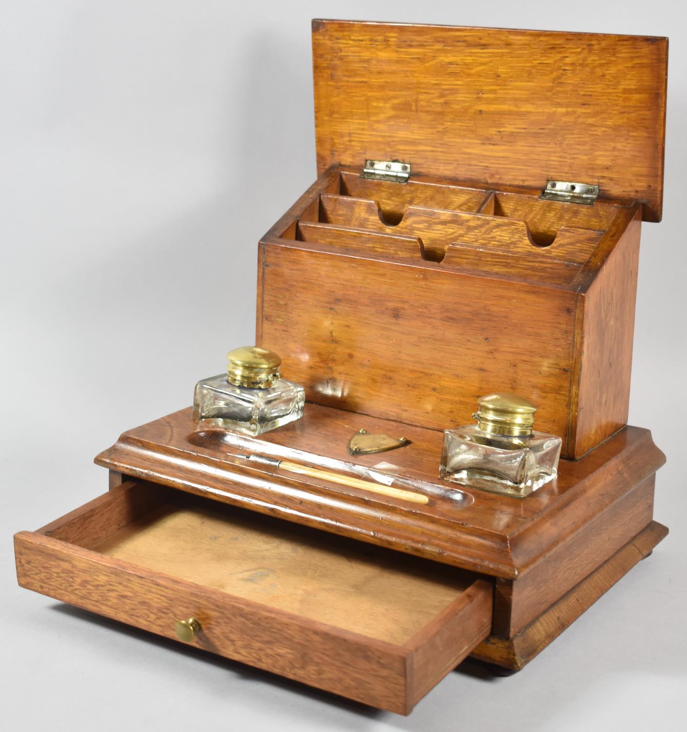 An Edwardian Mahogany Desk Top Stationery Box with Base Drawer, Two Inkwells and Pen Tray, Hinged - Image 2 of 2