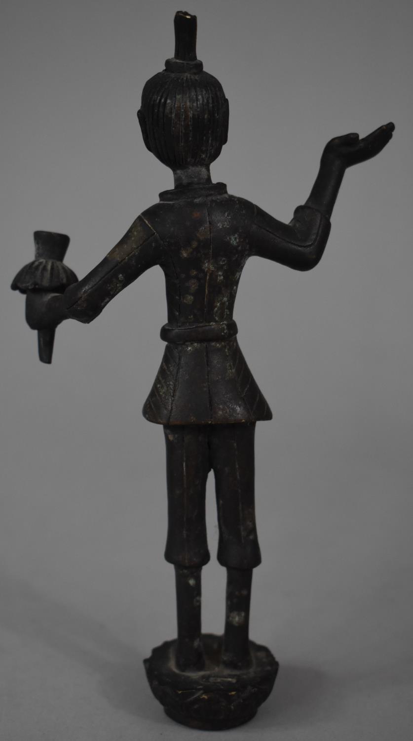 An Early Chinese Bronze Figure of Noble or Deity Holding Flower and with Palm Held Upwards, Lotus - Bild 2 aus 3