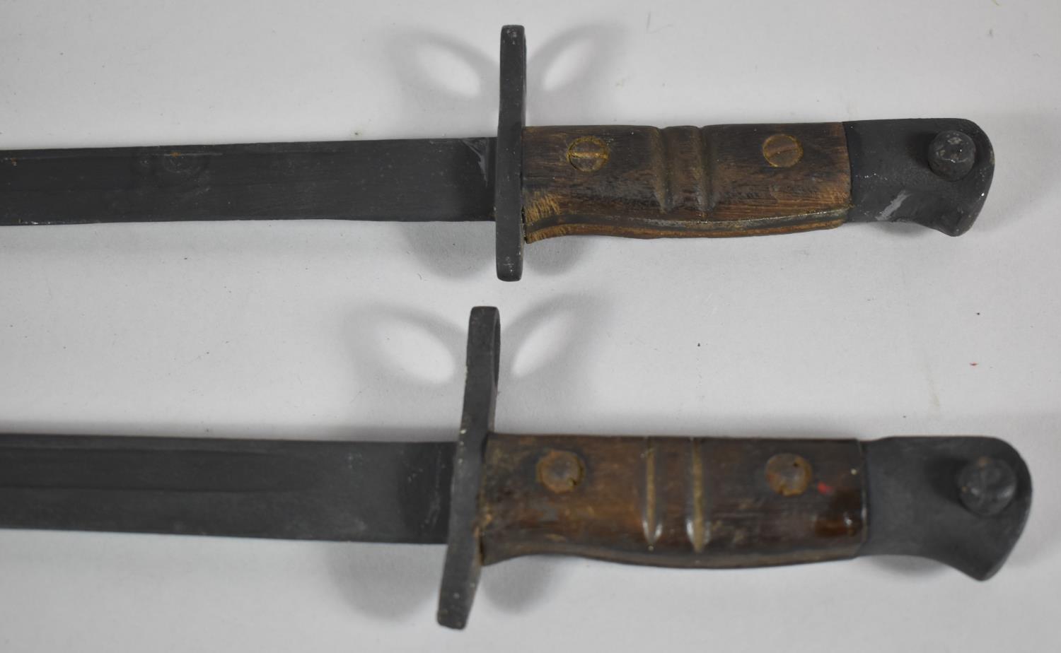 A Pair of Sword Bayonets with Wooden Handles, 54cm Long - Bild 2 aus 2