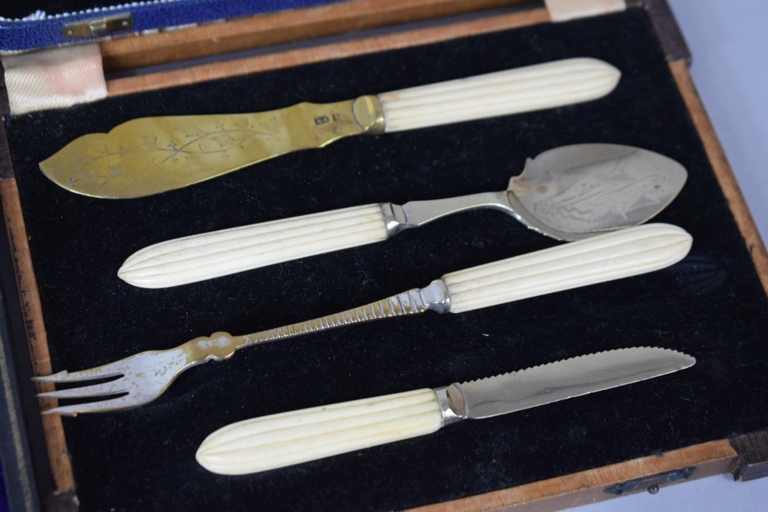 A Collection of Various Cased Cutlery - Image 3 of 3