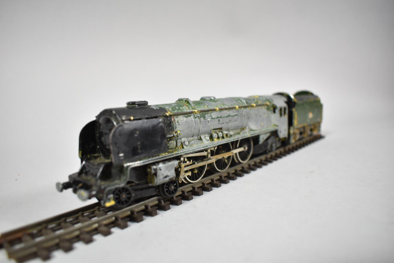 A Collection of Various Vintage OO Gauge Locomotives, Carriages and Good Vehicles, All in Need of - Image 3 of 3