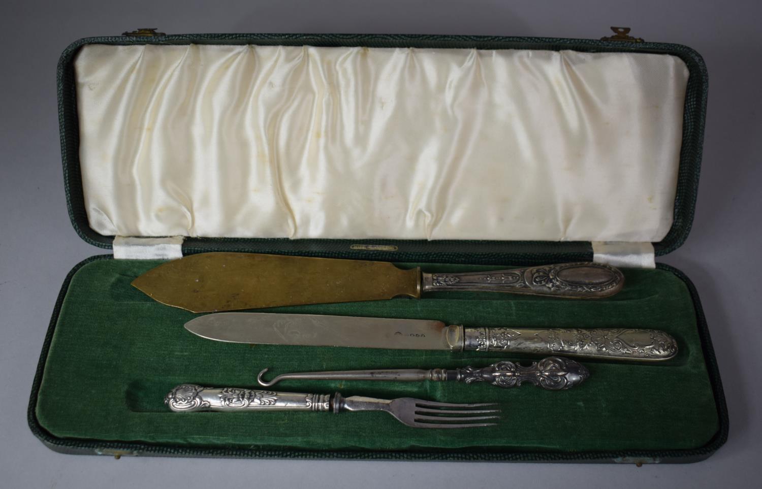 A Collection of Silver and Silver Plated Items to Include Button Hook, Fork, Silver Handled - Image 4 of 4