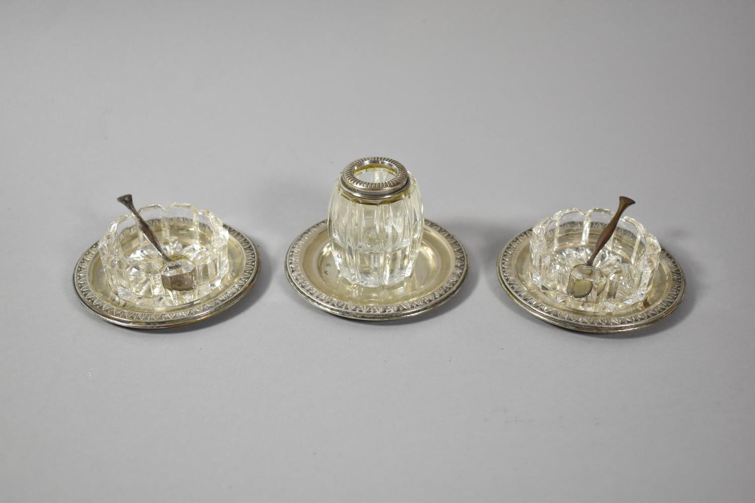 A Mid 20th Century Cased Italian Three Piece Cruet Set with Lead Crystal Containers and 800 Silver - Image 2 of 3